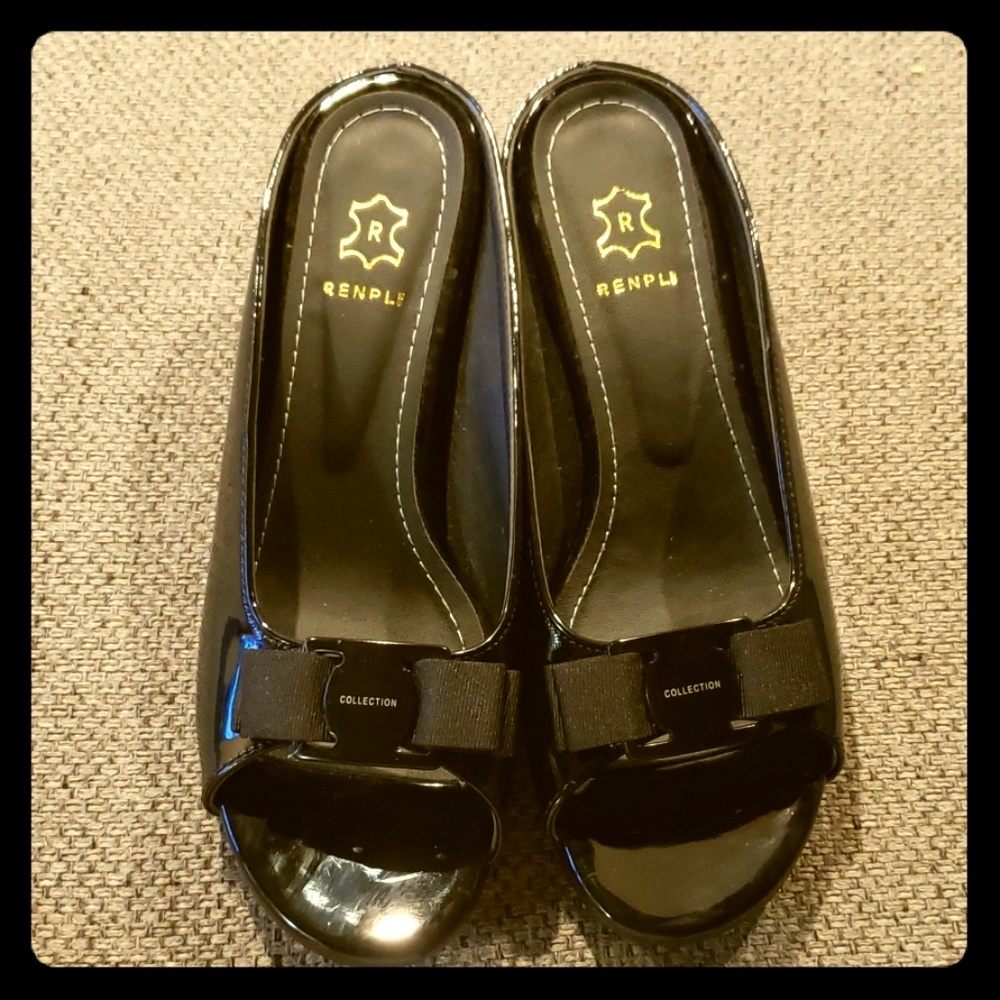 Womens patent kitten heel sandal